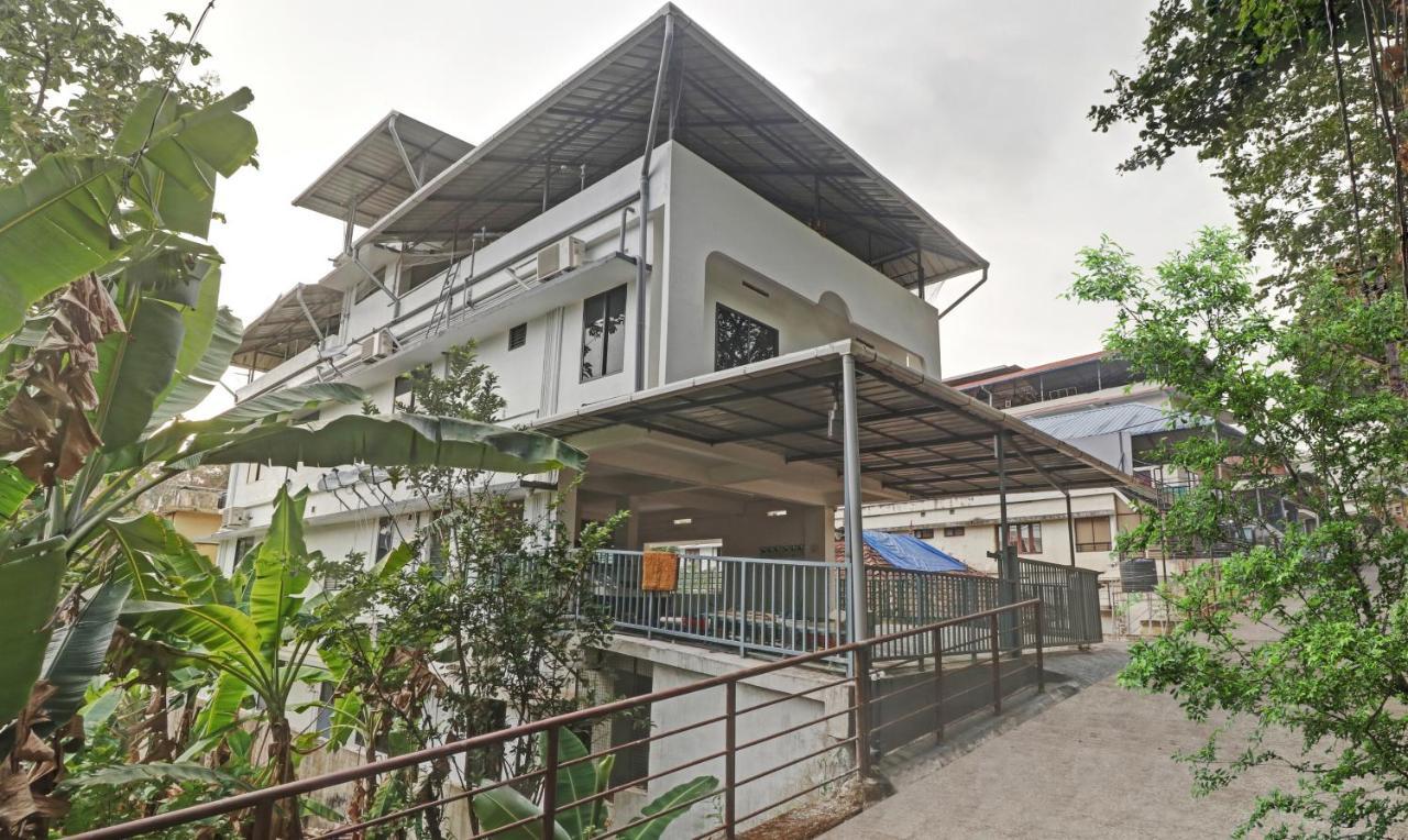 Nirupama,Hotel Aluva 700 Mtr From Aluva Railway Station Alwaye Buitenkant foto