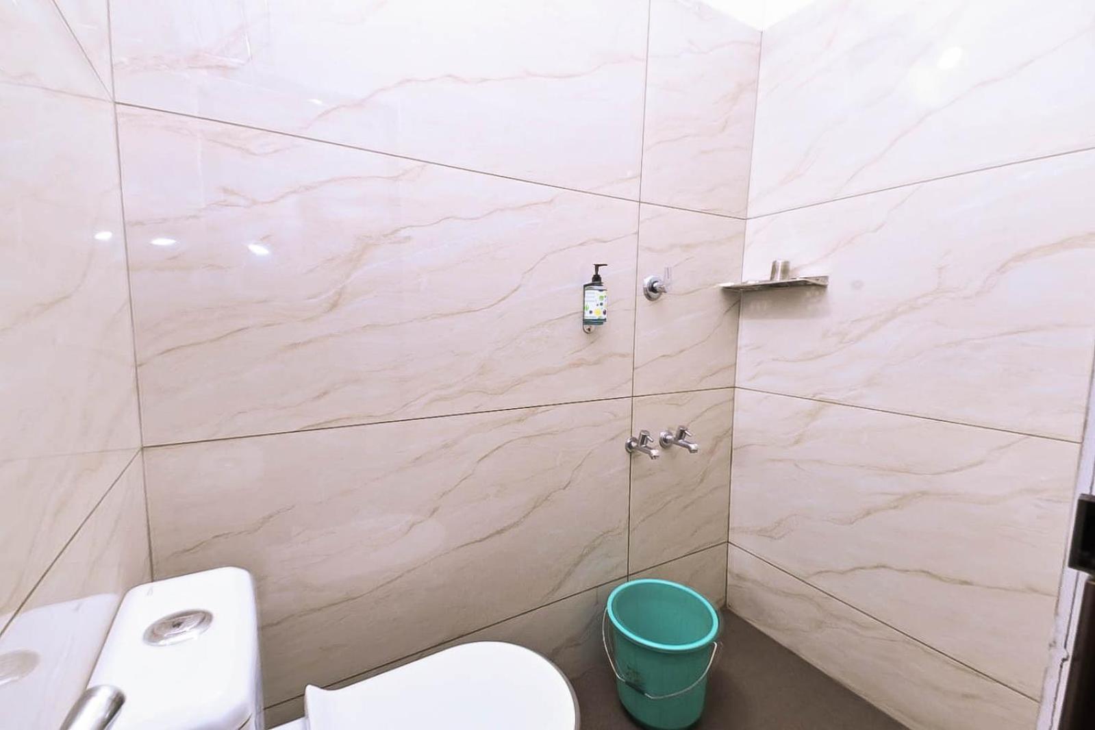 Nirupama,Hotel Aluva 700 Mtr From Aluva Railway Station Alwaye Buitenkant foto